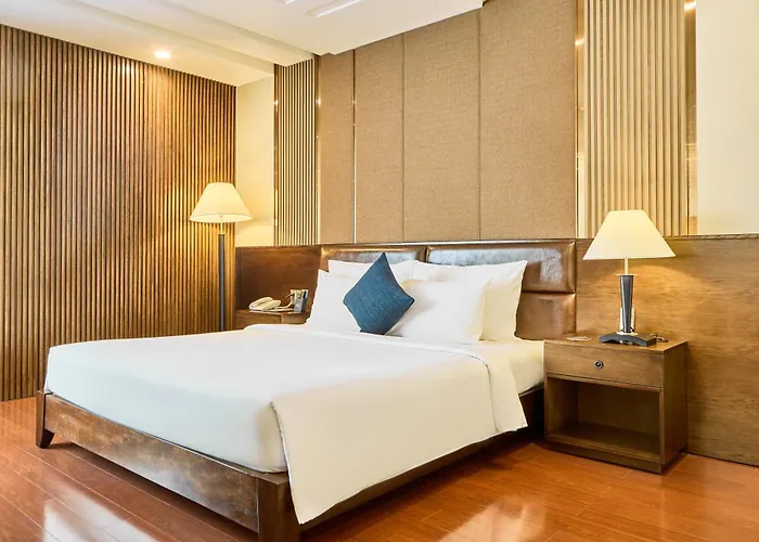Kin Hotel Thi Sach